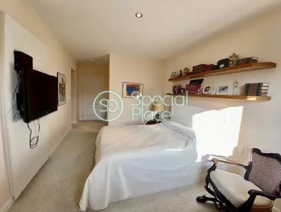 Imagem Excelente apartamento em Higienópolis com 350m² de área privativa, 4 suítes e 4 vagas na garagem...