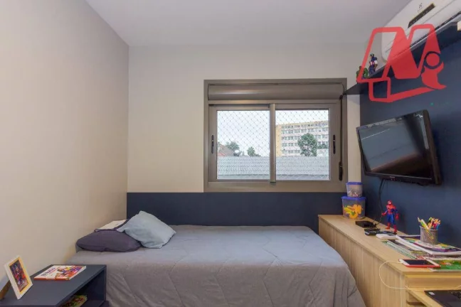 Imagem No bairro Farroupilha, 3 dormitórios, vaga e infraestrutura