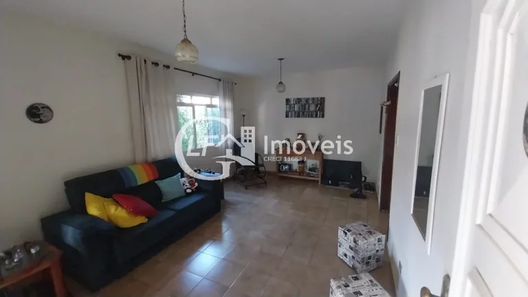 Imagem Casa à venda em Campo Grande-MS, 3 quartos, 1 suíte, 4 vagas de garagem na Vila Taquarussu - Imperdível!