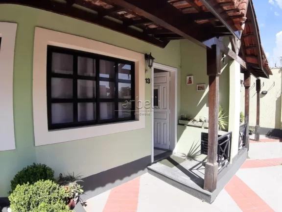 Imagem Casa em condomínio com 85 M², com 2 quartos sendo 1 suíte, copa cozinha com balcão tipo american...