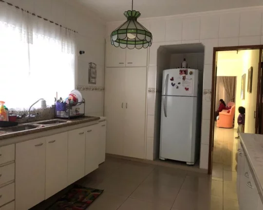 Imagem EXCELENTE IMÓVEL PARA LOCAÇÃO, RUA TRANQUILA E ARBORIZARA!!!