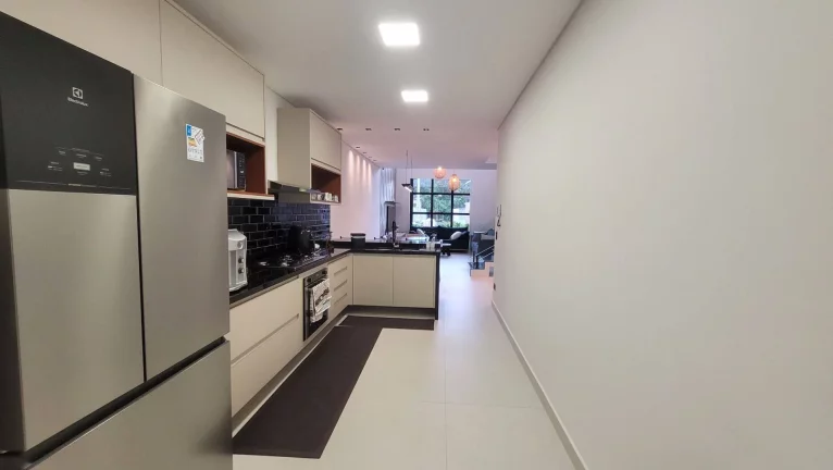 Imagem Village com 4 dormitórios à venda, 205 m por R$ 3.800.000,00 Riviera M.24