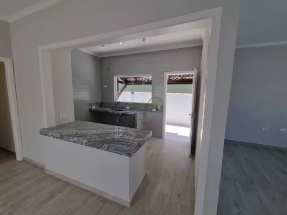 Imagem Casa reformada térrea, 100 metros da praia Piscina com cascata, luz de led
