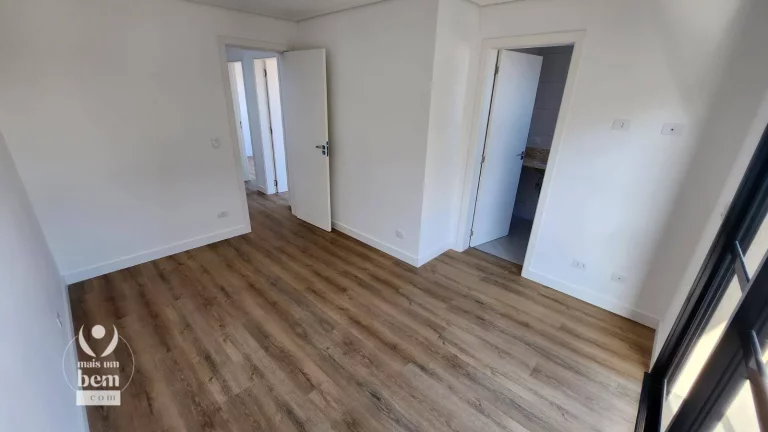 Imagem Sobrado com terraço, 3 quartos sendo 1 suíte à venda por R$ 830.000 - Tingui - Curitiba/PR