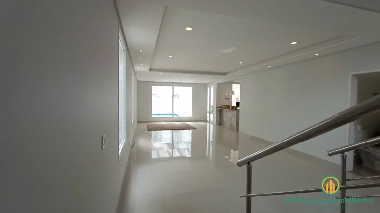 Imagem Casa com 3 suítes e piscina em condomínio de alto padrão na Granja Viana