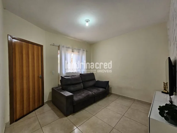 Imagem Casa à venda no Jardim São Paulo 2 – 2 quartos, cozinha planejada, área gourmet com churrasqueira e garagem coberta. Conforto e praticidade em Londrina!