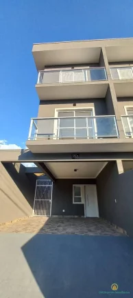 Casa nova, 3 dormitórios, (1 suíte) ótimo acabamento em condomínio