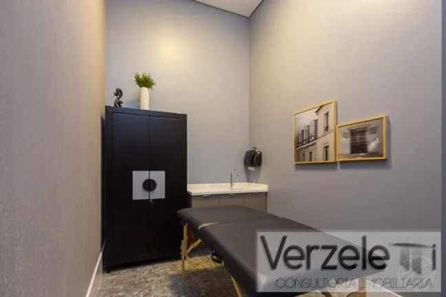 Imagem Apartamento 4 ou + dormitórios para Venda em Balneário Camboriú / SC no bairro Centro