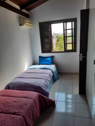 Imagem Casa alto padrão com 3 dormitórios sendo 1 suíte e 3 vagas em Balneário Piçarras