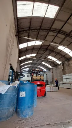 Imagem Barracão industrial 2500 m2 em Curitiba. Bairro Boqueirão