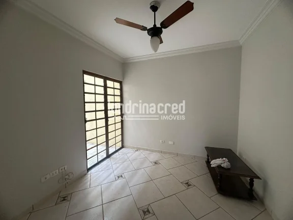 Imagem Magnífico Sobrado com 3 Dormitórios, Suíte, Piscina, Churrasqueira e 4 Vagas de Garagem em Terreno de 416 m² - Oportunidade em Zona Residencial ZR-4!