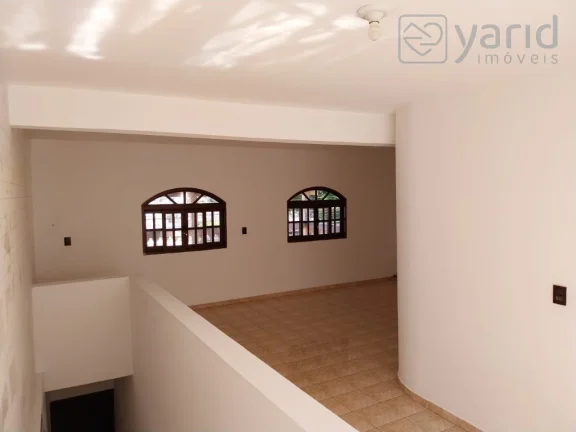Imagem Imperdível: Casa à venda em Jundiaí-SP, Jardim Tamoio, 3 quartos, 1 suíte, 1 banheiro, 3 vagas, 190m².