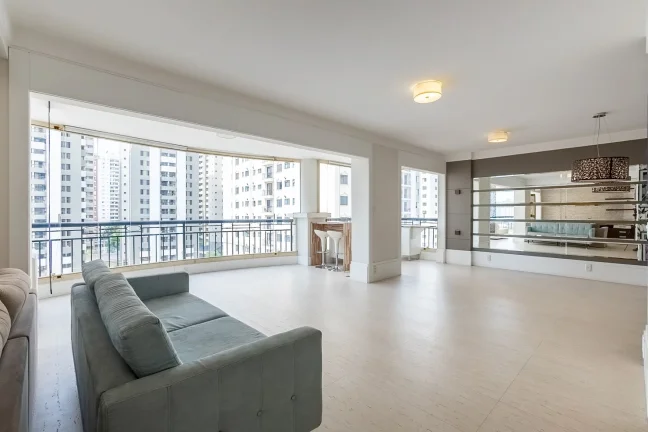 Imagem Apartamento 198M², 3Q, 3 Suítes, 3 Banheiros, 3 Vagas, Piscina Coberta, Academia, Quadra, Sauna, Salão de Festas, Playground, Depósito.