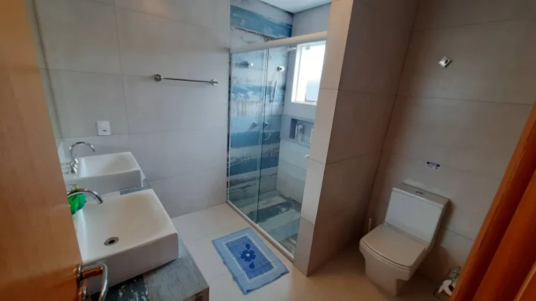 Imagem Casa alto padrão no condomínio Vila Real