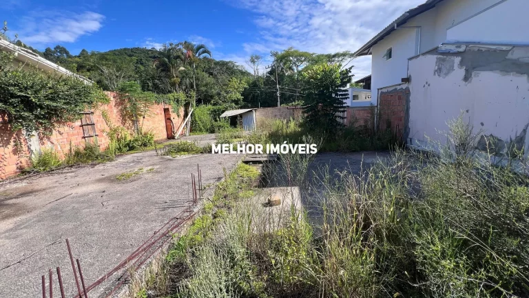 Imagem Terreno a venda no Condomínio Residencial Ariribá com 325 m² em Balneário Camboriú