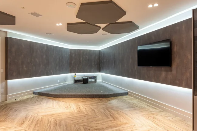 Imagem Apartamento com 3 dormitórios à venda sendo 3 suítes, 165.0 m² por - R$ 9.200.000,00 - Pioneiros - Bal. Camboriú/SC