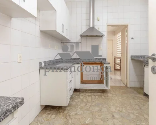 Imagem Apartamento em Higienópolis com 3 quartos (1 suíte) e 1 vaga, 260m²