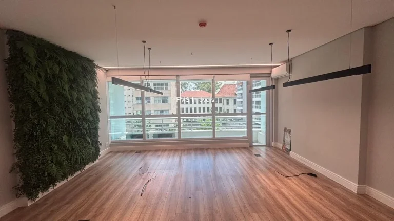 Imagem Sala Comercial de Alto Padrão na Consolação, São Paulo-SP: 1 Sala, 1 Banheiro, 1 Vaga de Garagem. Venha Conferir!