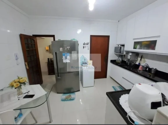 Imagem Imperdível oportunidade de investimento em Vila Valqueire: Apartamento de 4 quartos com suíte e 2 vagas de garagem no RJ