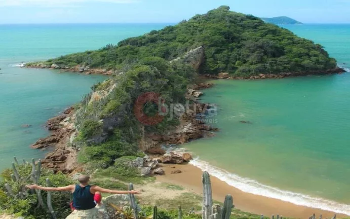 Imagem Terreno a venda de 456 m² no bairro Rasa em Búzios
