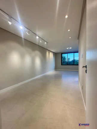 Imagem VENDO CASA 4/4 REFORMADA CONDOMÍNIO-SIM