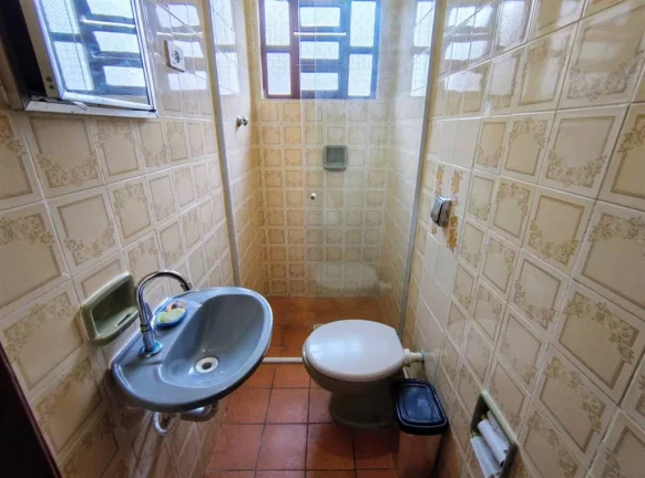 Imagem Casa com quartos + edícula e Piscina em Praia Grande