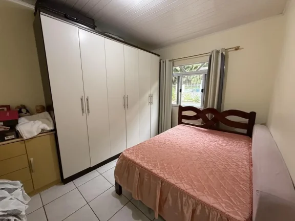 Imagem Chácara com 45.127m² sobre ela está construído uma casa com 3 quartos (1 suíte), piscina e 2 chalés independentes da casa, no bairro Gravatá de Penha - Adriano Carpes Imóveis vende!