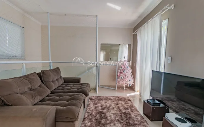 Imagem Linda casa em condomínio fechado em Valinhos, em ótima localização, próximo à saída para Rodo...