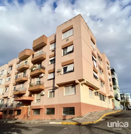 Apartamento de 03 dormitórios com vaga de garagem dupla e sacada para comprar no