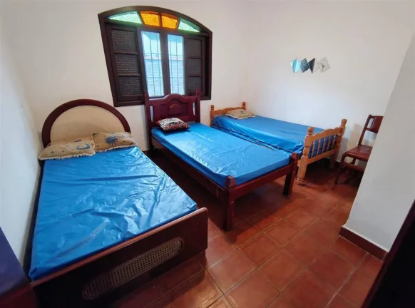 Imagem Casa com quartos + edícula e Piscina em Praia Grande