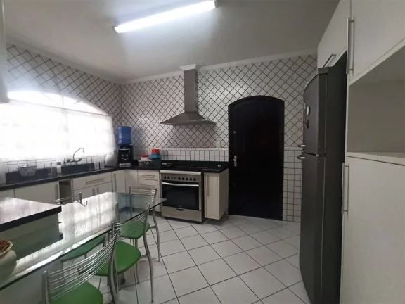 Imagem Sobrado com 3 dormitórios à venda, 183 m² por R$ 580.000 - Vila Ponte Nova - Cubatão/SP