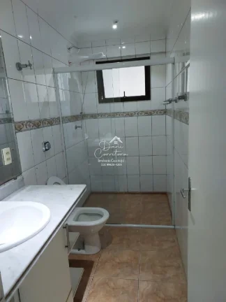 Imagem Apartamento frente mar nas Astúrias com lazer, 3 quartos com suíte e 2 vagas: 110m², venda ou locação!