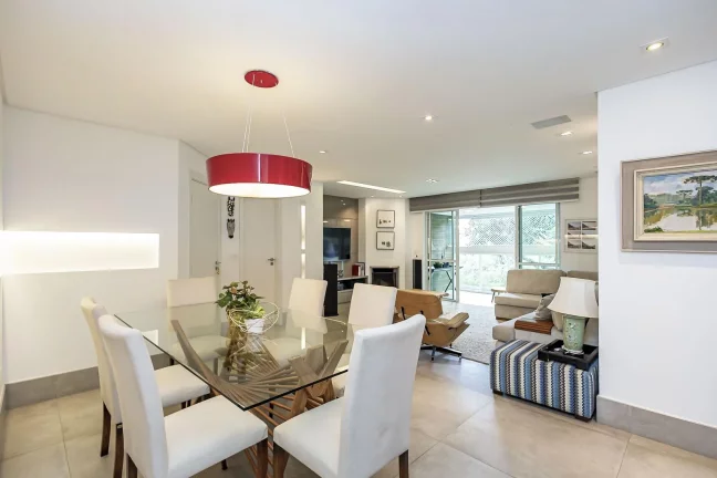 Imagem Apartamento com três quartos no Mossunguê