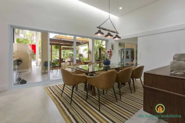 Imagem Casa Maravilhosa e impecável - 5 suites + chalé hóspedes! Em Condominio