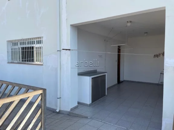 Imagem Sobrado com 250 metros quadrados, living, ampla cozinha com armários, 3 dormitórios sendo 1 suíte...