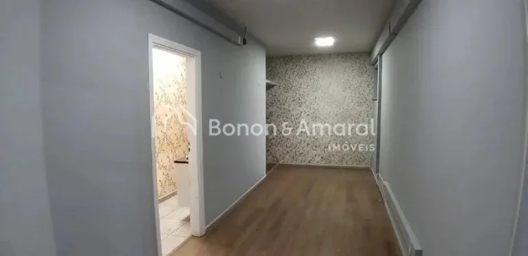 Imagem Imóvel Comercial com 441 m² e 17 salas, terreno de 800,00 metros no Jardim Chapadão - Campinas/SP