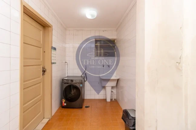 Imagem Imóvel Residencial Espaçoso e Aconchegante no Jabaquara: 3 quartos, 1 suíte, 2 salas, 3 banheiros, 2 vagas de garagem, 210m² de área - São Paulo-SP.