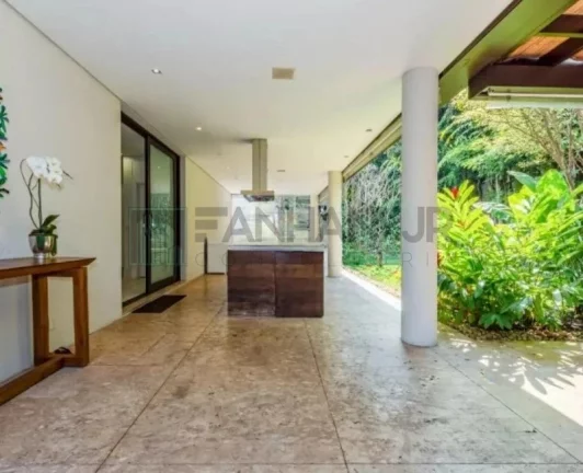 Imagem Casa deslumbrante à venda em São Paulo-SP, Jardim Europa: 4 quartos, 4 suítes, 5 salas, 6 banheiros, 6 vagas, 859m². Venha conferir!
