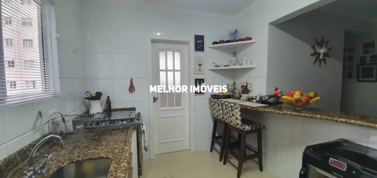 Imagem Apartamento Mobiliado à Venda com 02 Dormitórios sendo 01 Suíte, Sacada com Churrasqueira Localizado na Quadra Mar em Balneário Camboriú - SC