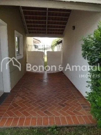 Imagem Excelente casa em condomínio, com 3 quartos com armários, 1 suíte com closet, 1 WC social com gab...