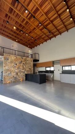 Imagem Imóvel luxuoso localizado em um condomínio com segurança 24 horas. Localização privilegiada em Rifaina-SP