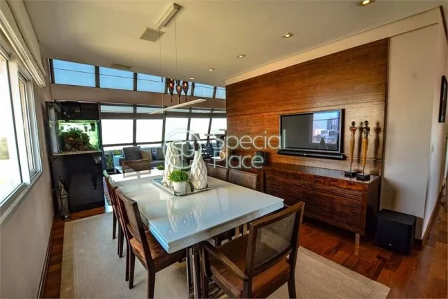 Imagem Cobertura Duplex Jardim Europa. Excelente! Duas suítes (é possível fazer mais dois dormitórios n...