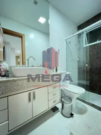 Imagem 04 Quartos sendo 02 suítes e 3 vagas de garagem Prédio Frente Mar