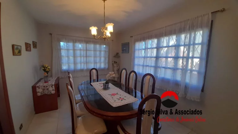 Imagem Casa a Venda na Nova Suíça em Campos do Jordão - SP.