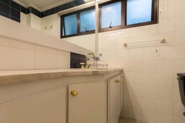 Imagem Apartamento à venda em Higienópolis com 4 suítes e 4 vagas em 213m2