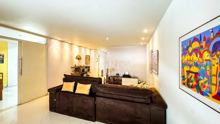 Imagem Casa de esquina com 240m² - 4 quartos - 2 suítes | Tamboré 7 - R$2.799.000 | Alphaville