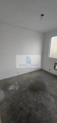Imagem Excelente oportunidade de investimento: Apartamento à venda em Rio de Janeiro-RJ, bairro Camorim, 2 quartos, 1 sala, 1 banheiro, 1 vaga de garagem, 50m².