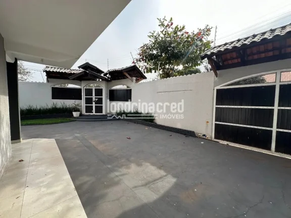 Imagem Casa ampla na região leste de Londrina com 4 dormitórios (1 suíte), piscina aquecida, churrasqueira, varanda e 7 vagas de garagem – Conforto e lazer!