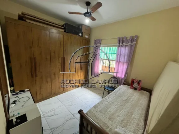 Imagem Espaçosa Casa Semi Isolada 3 Quartos no Campo da Aviação, Praia Grande