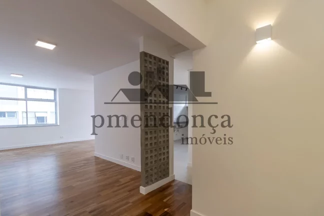 Imagem Apartamento à venda no Ed. Itapuã com 176m2, 2 quartos (1 suíte) e 1 vaga fixa.